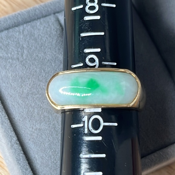Estate VINTAGE 14K GOLD JADE SADDLE RING - Picture 9 of 16
